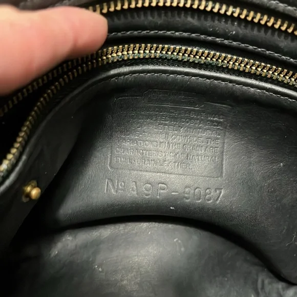 Coach Vintage Made in Costa Rica Metropolis Black Leather Crossbody Bag - Picture 8 of 9